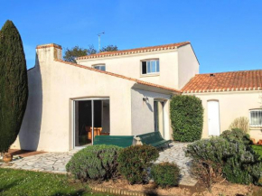 Maison spacieuse à Olonne-sur-Mer avec jardin clos, proche plages et commerces, idéale familles - FR-1-197-560